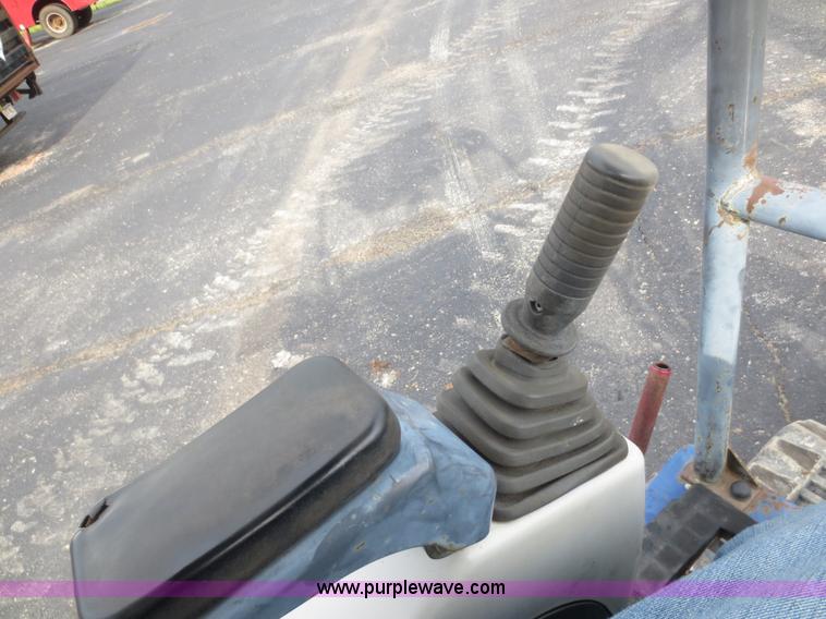 image for item F6974 2006 IHI 35N mini excavator