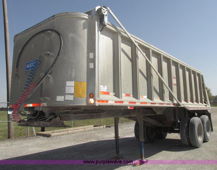 image for item F7380 1992 Mate semi-frameless 26' aluminum end dump trailer