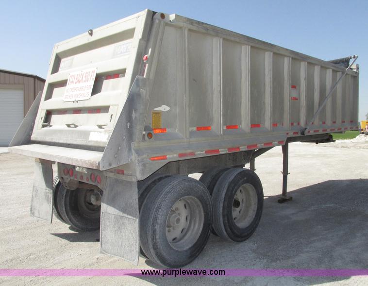 image for item F7380 1992 Mate semi-frameless 26' aluminum end dump trailer
