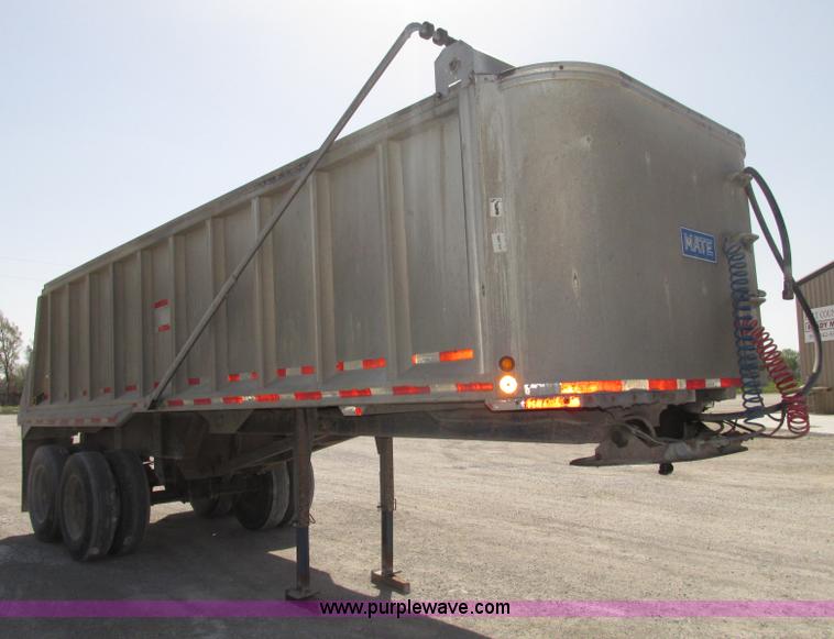 image for item F7380 1992 Mate semi-frameless 26' aluminum end dump trailer