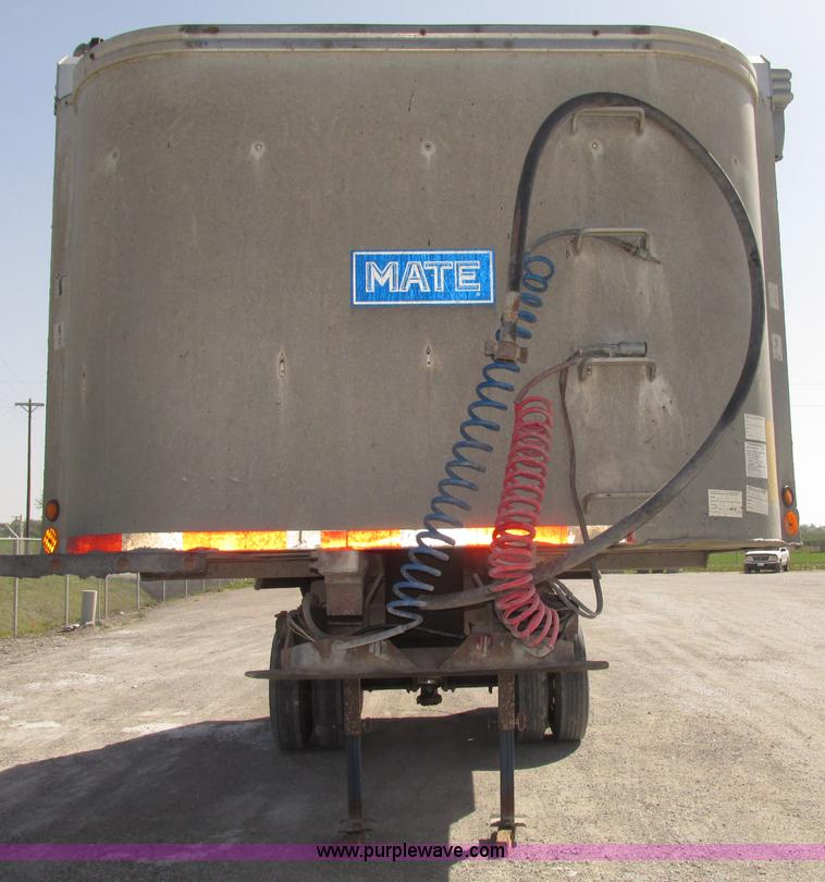 image for item F7380 1992 Mate semi-frameless 26' aluminum end dump trailer