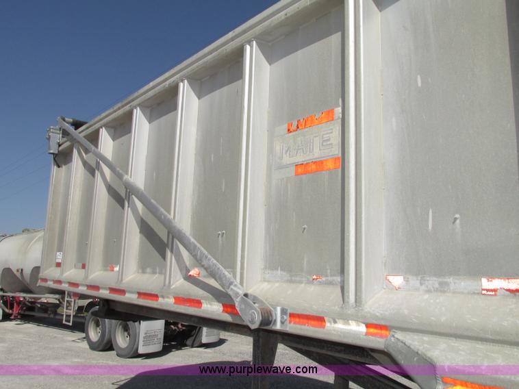image for item F7380 1992 Mate semi-frameless 26' aluminum end dump trailer