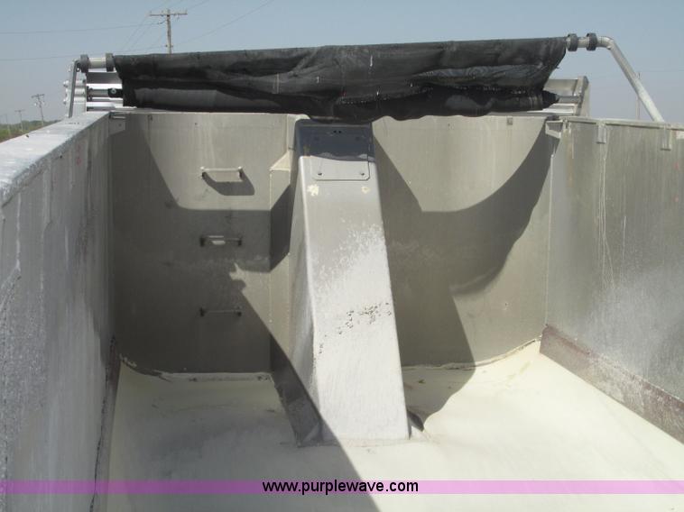 image for item F7380 1992 Mate semi-frameless 26' aluminum end dump trailer