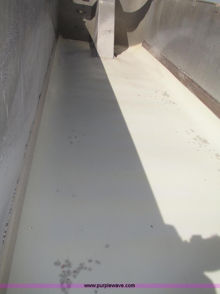 image for item F7380 1992 Mate semi-frameless 26' aluminum end dump trailer