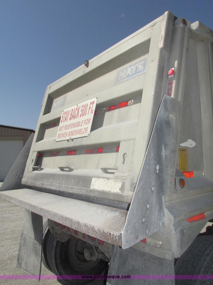 image for item F7380 1992 Mate semi-frameless 26' aluminum end dump trailer