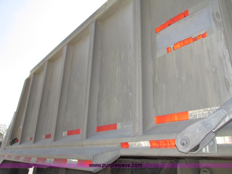 image for item F7380 1992 Mate semi-frameless 26' aluminum end dump trailer