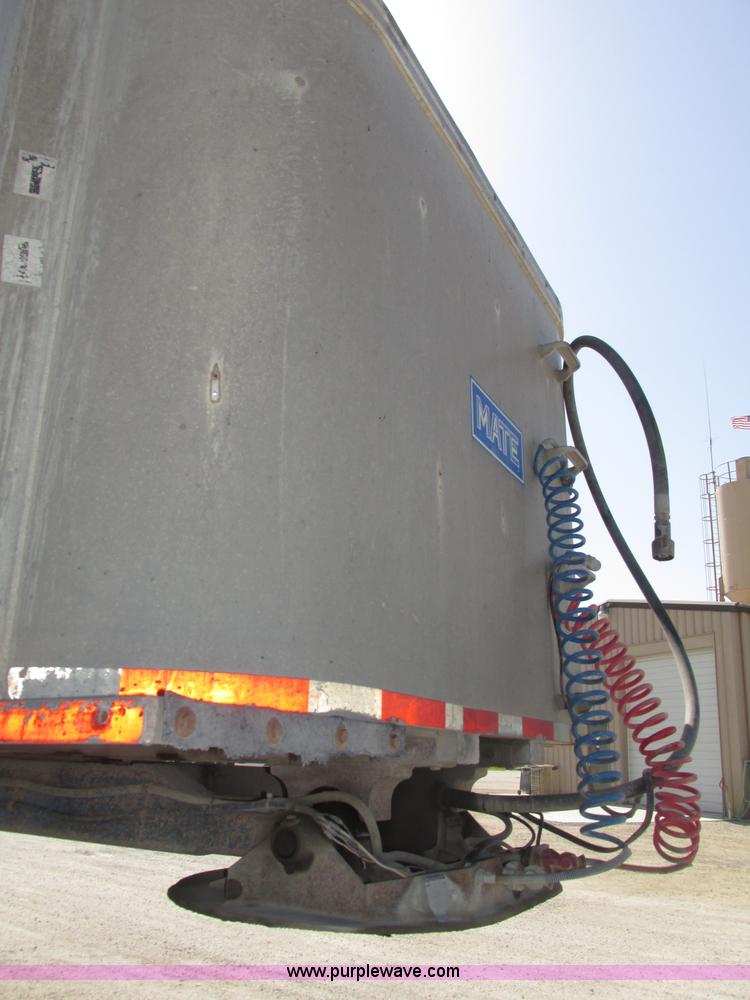 image for item F7380 1992 Mate semi-frameless 26' aluminum end dump trailer