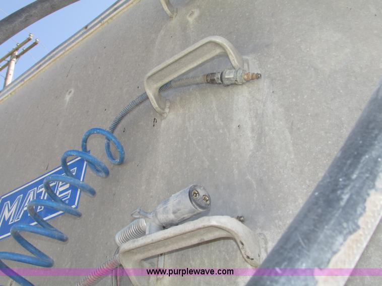 image for item F7380 1992 Mate semi-frameless 26' aluminum end dump trailer