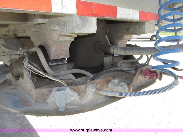 image for item F7380 1992 Mate semi-frameless 26' aluminum end dump trailer