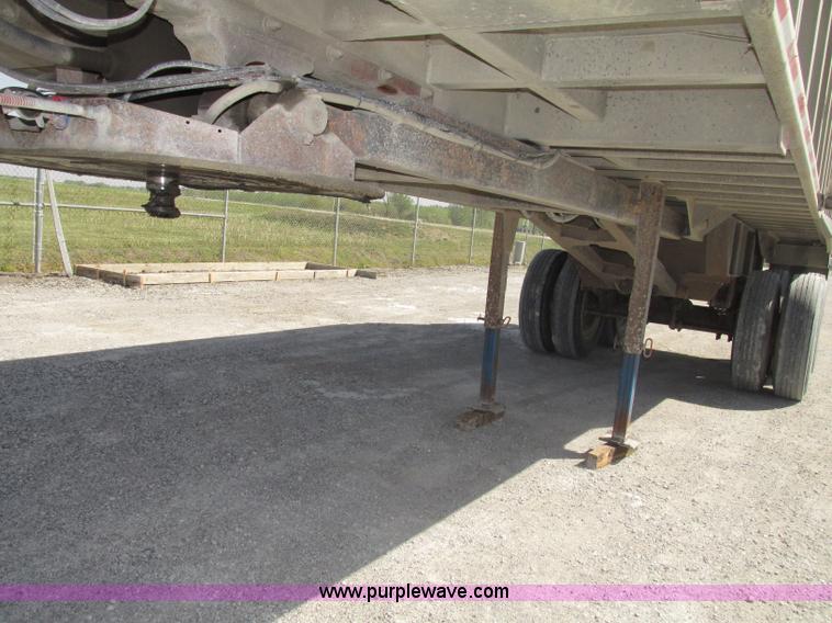 image for item F7380 1992 Mate semi-frameless 26' aluminum end dump trailer