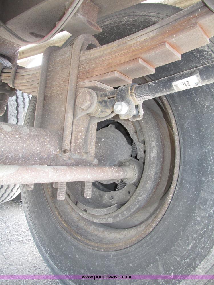 image for item F7380 1992 Mate semi-frameless 26' aluminum end dump trailer