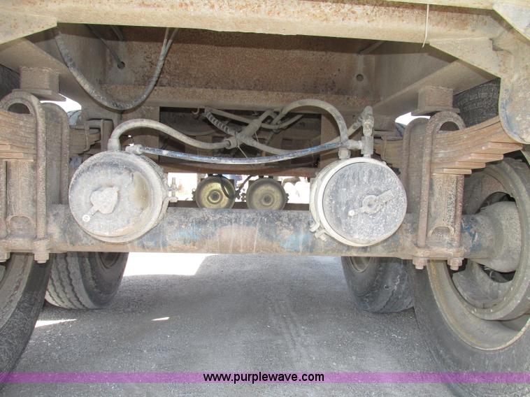 image for item F7380 1992 Mate semi-frameless 26' aluminum end dump trailer