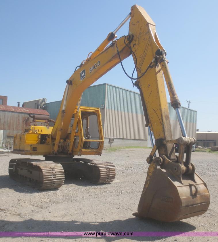 image for item F8265 1992 John Deere 590D excavator