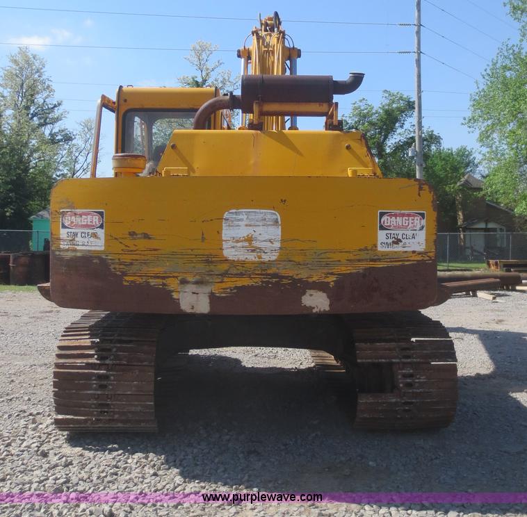 image for item F8265 1992 John Deere 590D excavator