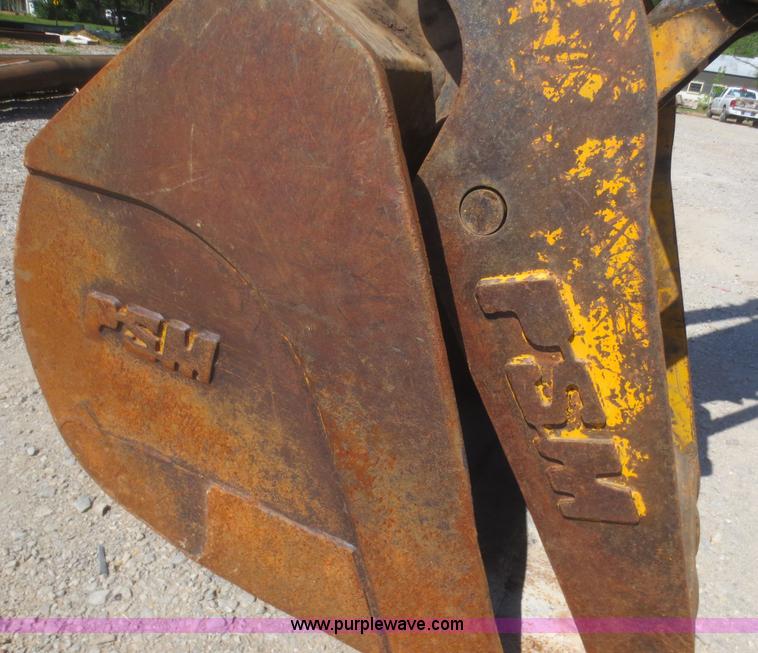 image for item F8265 1992 John Deere 590D excavator