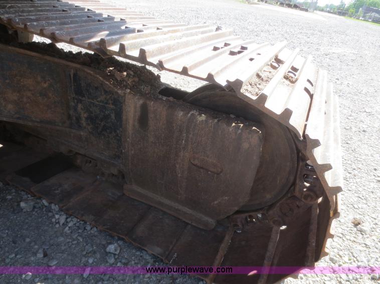 image for item F8265 1992 John Deere 590D excavator