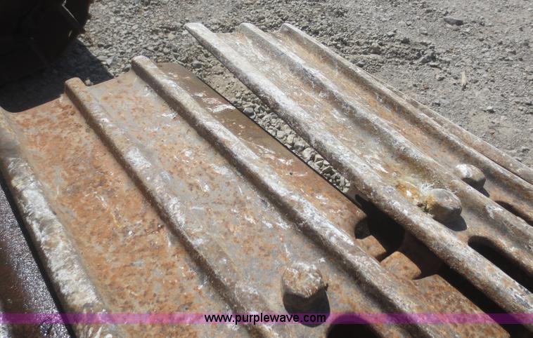 image for item F8265 1992 John Deere 590D excavator