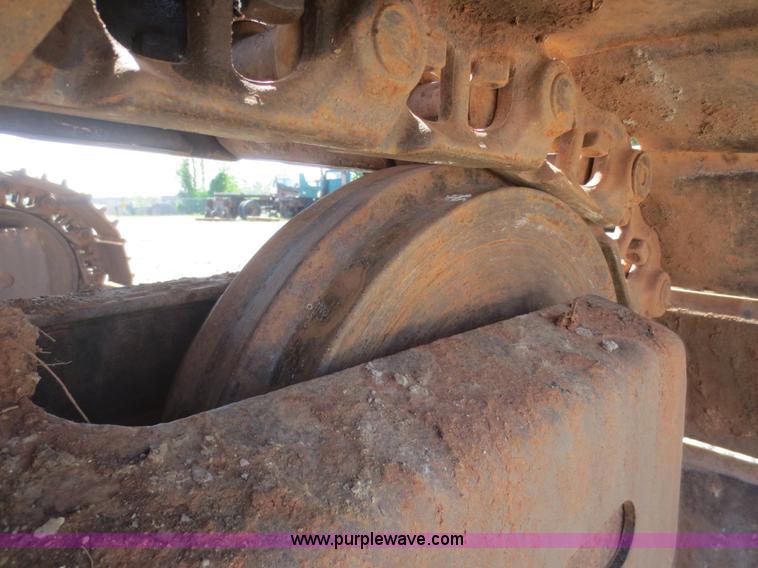 image for item F8265 1992 John Deere 590D excavator