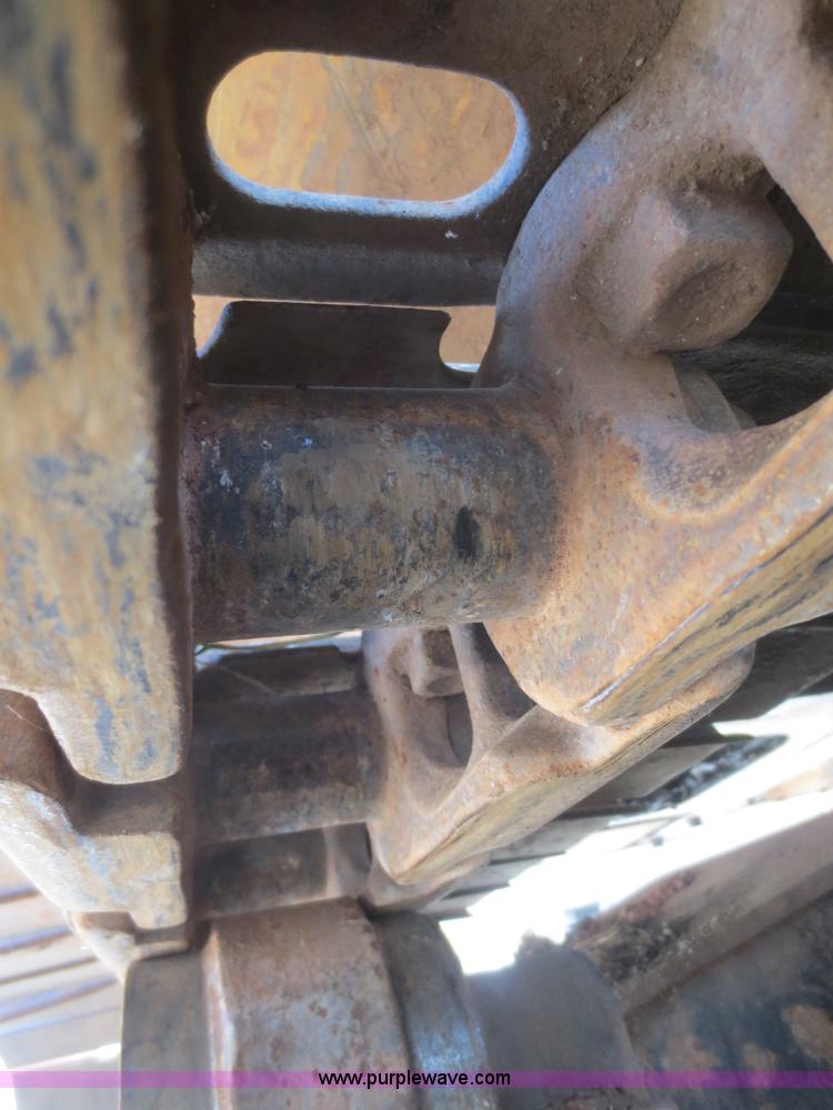 image for item F8265 1992 John Deere 590D excavator