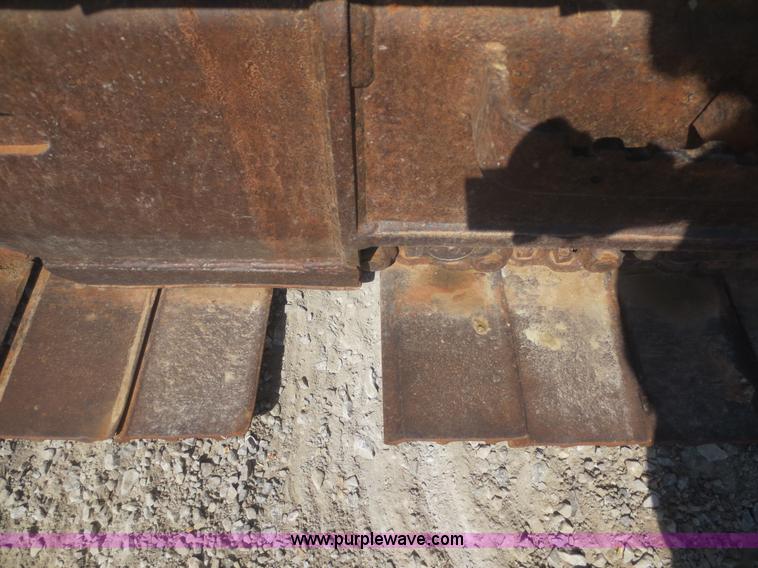 image for item F8265 1992 John Deere 590D excavator