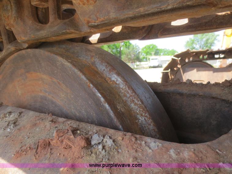 image for item F8265 1992 John Deere 590D excavator