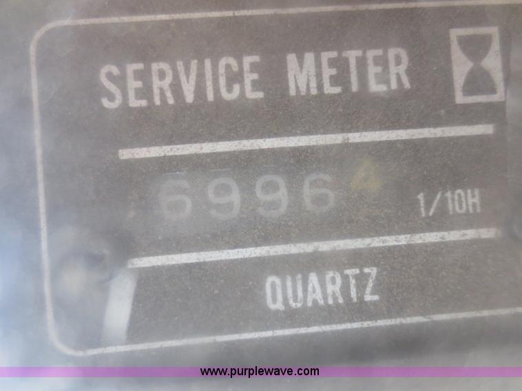 image for item F8265 1992 John Deere 590D excavator