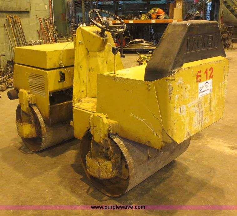 image for item F8269 Wacker vibratory roller