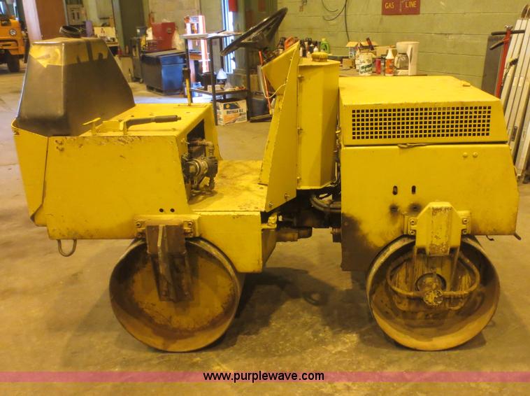 image for item F8269 Wacker vibratory roller