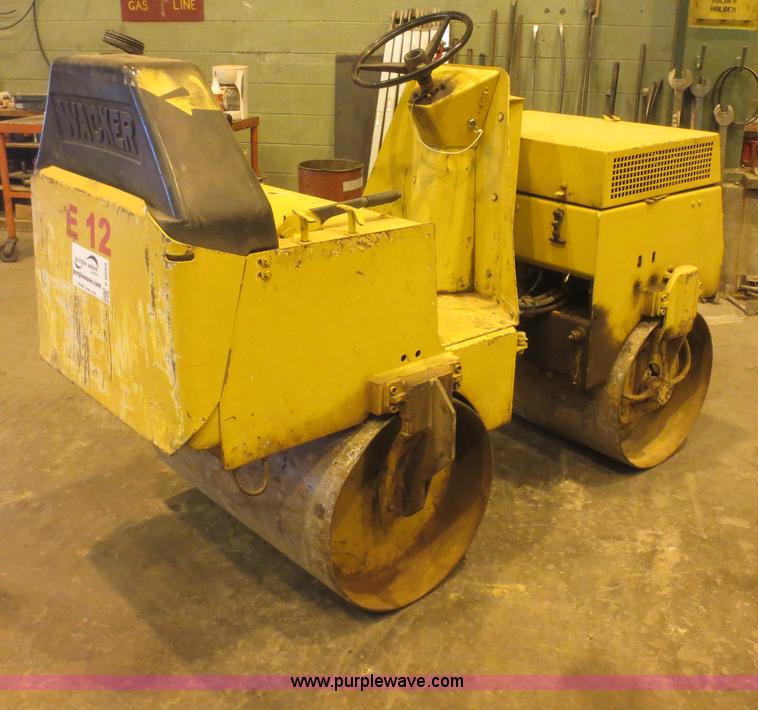 image for item F8269 Wacker vibratory roller