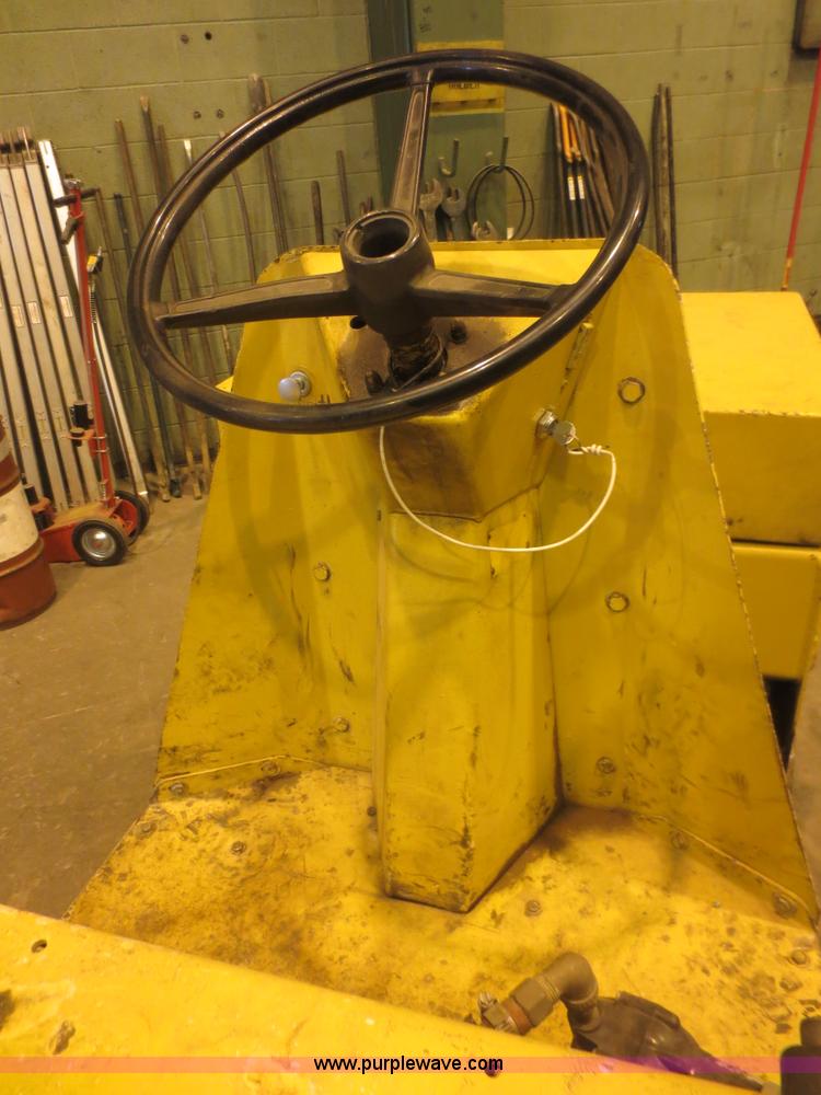 image for item F8269 Wacker vibratory roller