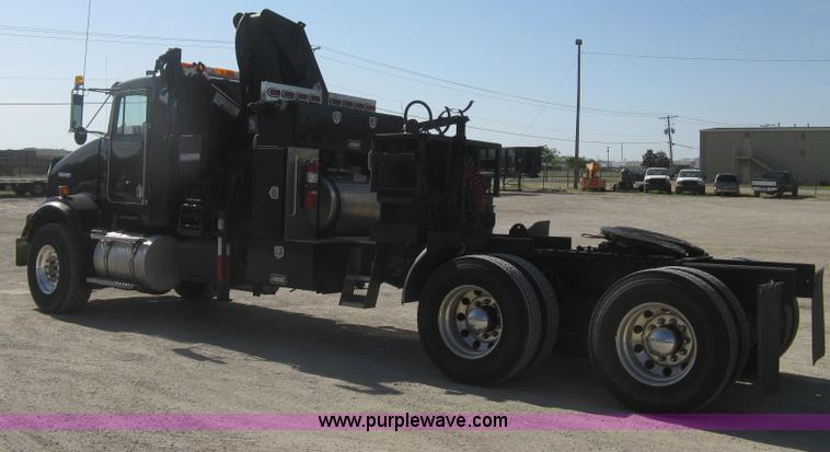 image for item G8281 2005 Kenworth T800 semi truck with knuckle boom crane and winch