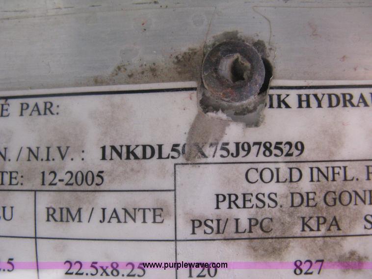 image for item G8281 2005 Kenworth T800 semi truck with knuckle boom crane and winch