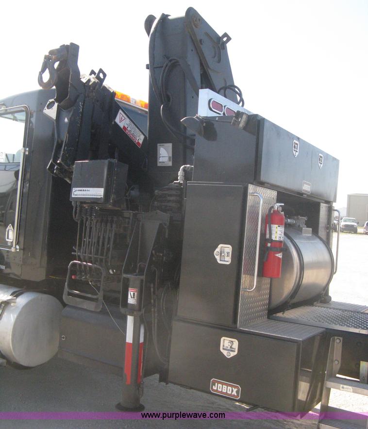 image for item G8281 2005 Kenworth T800 semi truck with knuckle boom crane and winch