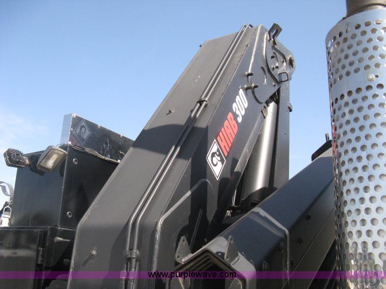 image for item G8281 2005 Kenworth T800 semi truck with knuckle boom crane and winch