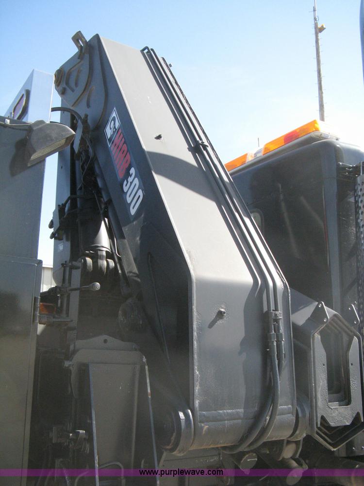 image for item G8281 2005 Kenworth T800 semi truck with knuckle boom crane and winch