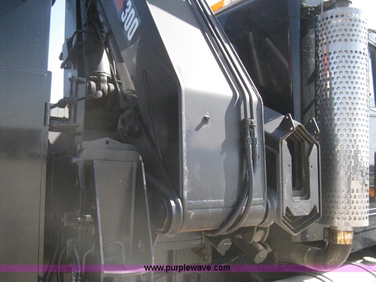 image for item G8281 2005 Kenworth T800 semi truck with knuckle boom crane and winch