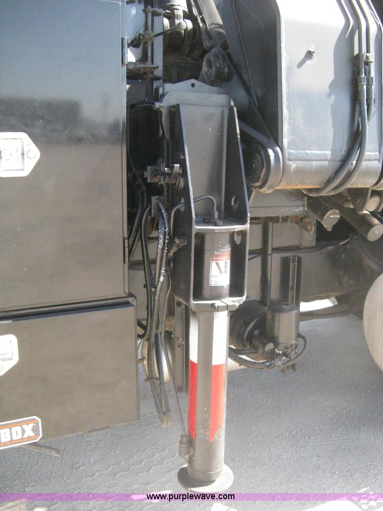 image for item G8281 2005 Kenworth T800 semi truck with knuckle boom crane and winch