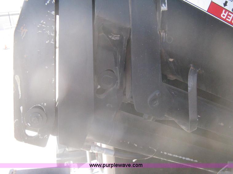 image for item G8281 2005 Kenworth T800 semi truck with knuckle boom crane and winch