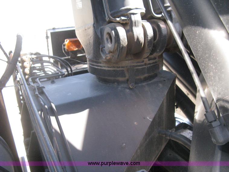 image for item G8281 2005 Kenworth T800 semi truck with knuckle boom crane and winch