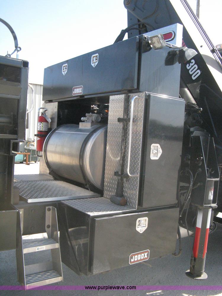 image for item G8281 2005 Kenworth T800 semi truck with knuckle boom crane and winch