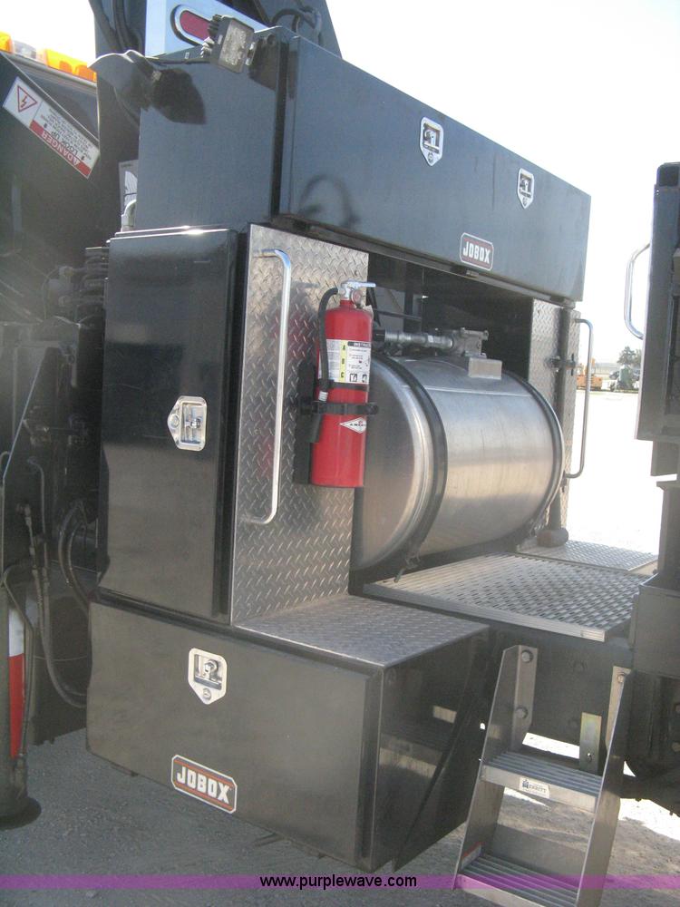 image for item G8281 2005 Kenworth T800 semi truck with knuckle boom crane and winch