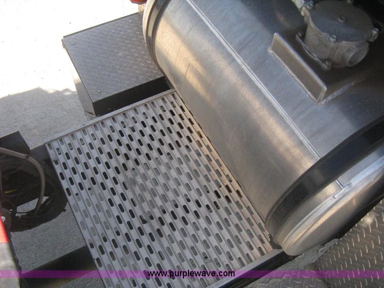 image for item G8281 2005 Kenworth T800 semi truck with knuckle boom crane and winch