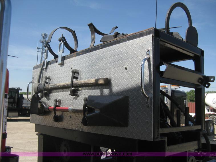 image for item G8281 2005 Kenworth T800 semi truck with knuckle boom crane and winch