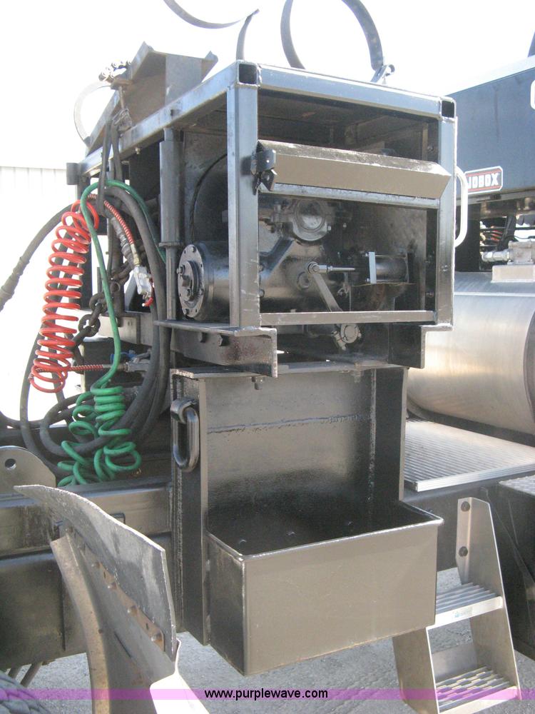 image for item G8281 2005 Kenworth T800 semi truck with knuckle boom crane and winch