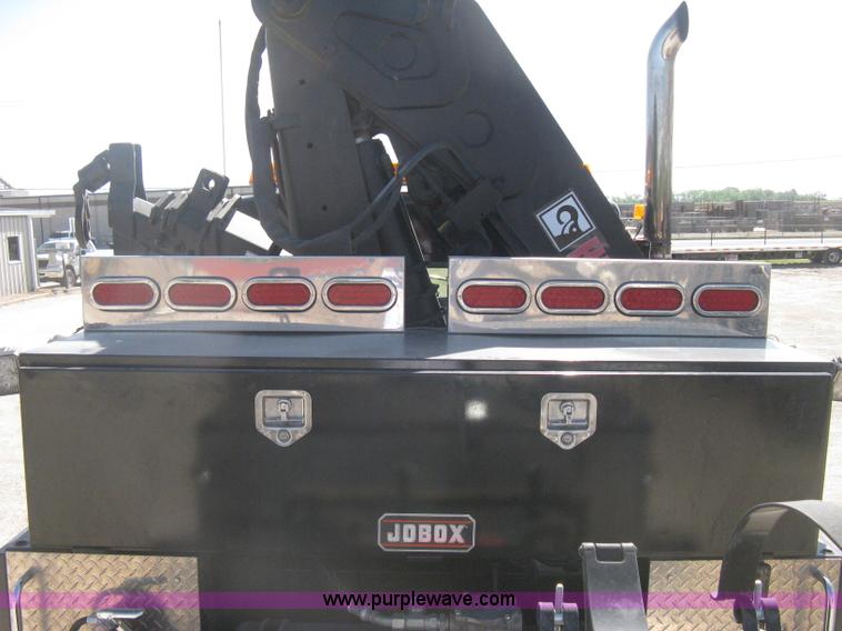 image for item G8281 2005 Kenworth T800 semi truck with knuckle boom crane and winch