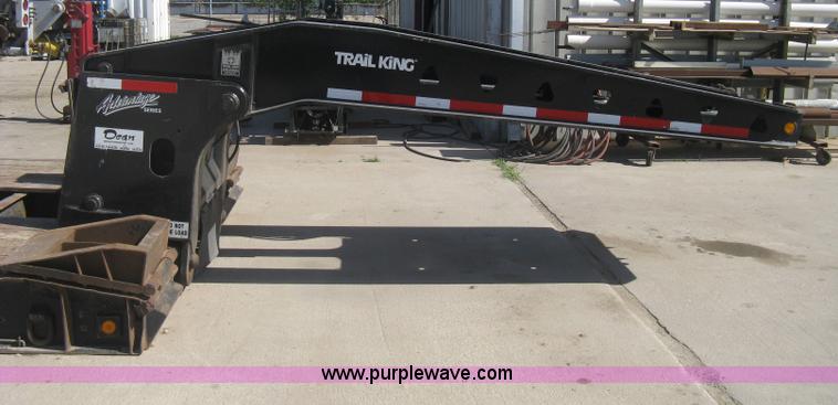 image for item G8282 2006 Trail King Advantage TK110HDG-533 RGN drop deck trailer