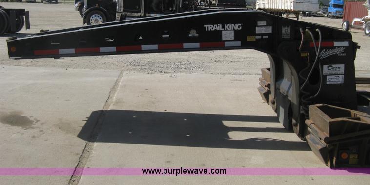 image for item G8282 2006 Trail King Advantage TK110HDG-533 RGN drop deck trailer