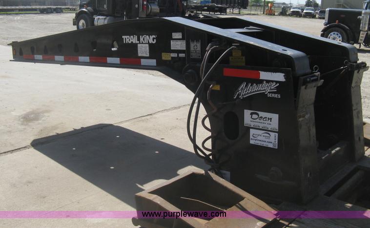 image for item G8282 2006 Trail King Advantage TK110HDG-533 RGN drop deck trailer