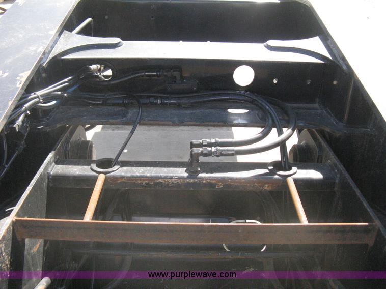 image for item G8282 2006 Trail King Advantage TK110HDG-533 RGN drop deck trailer