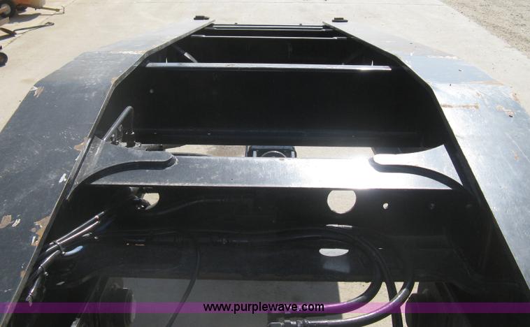 image for item G8282 2006 Trail King Advantage TK110HDG-533 RGN drop deck trailer